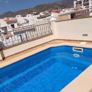 https://atico-con-piscina-privada-en-el-corazon-de-nerja.hotelsinnerja.org
